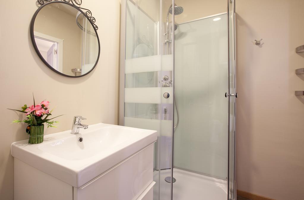 Centric Apartment El Molino Theater P1 Барселона Номер фото